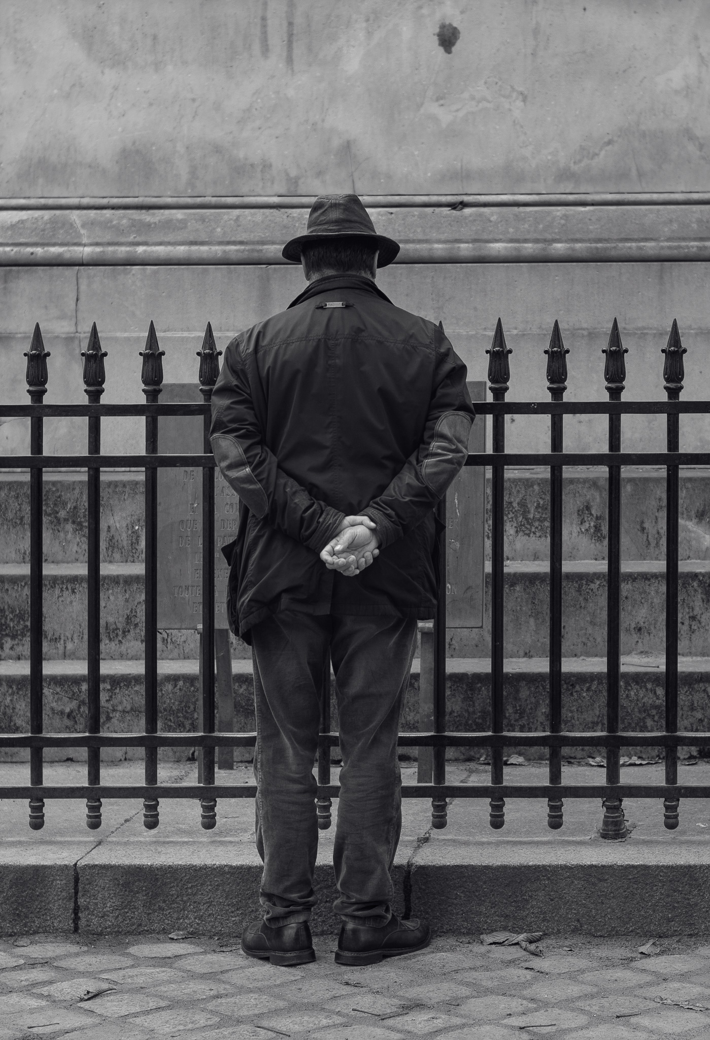 Timeless Paris — Feeling Magritte